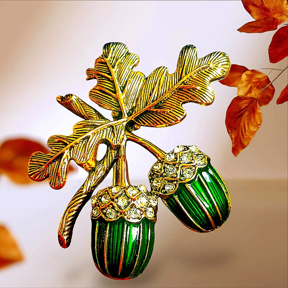 Green Acorn Harvest Brooch